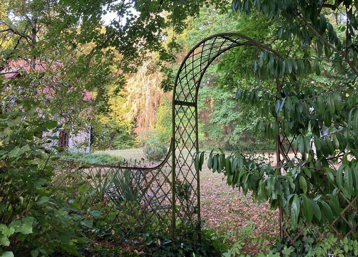 Parc De Lesseps Panzió Meunet-Planches Kültér fotó