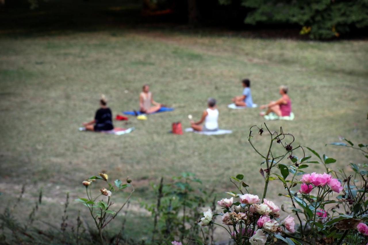 Parc De Lesseps Panzió Meunet-Planches Kültér fotó
